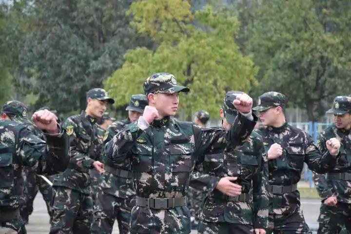 EE22